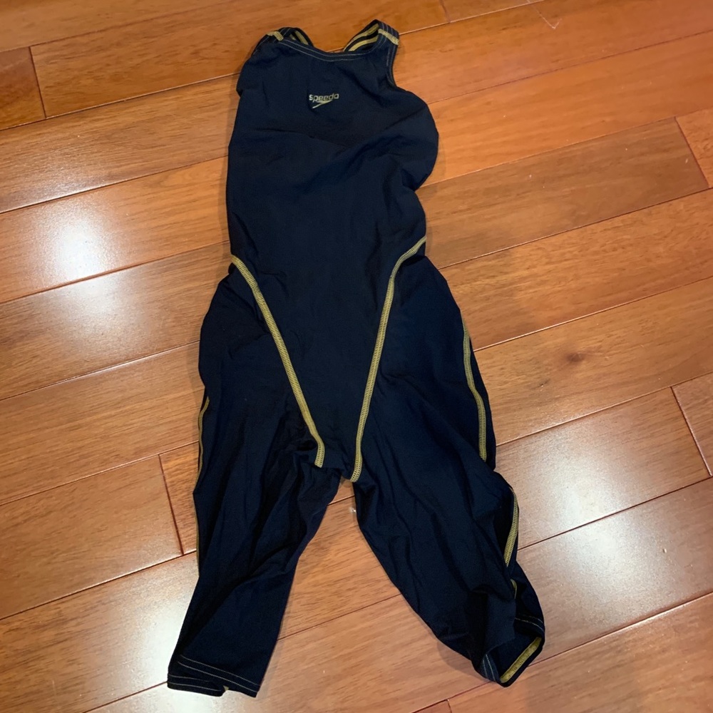 22 speedo kneeskin